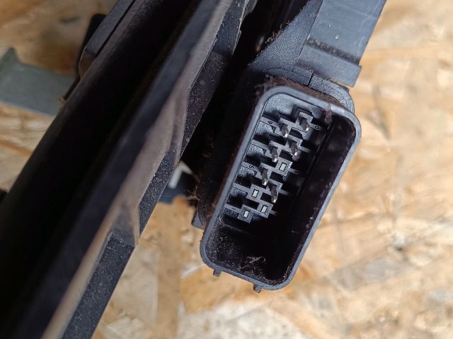 bontott FORD FOCUS II Jobb hátsó Ajtózár