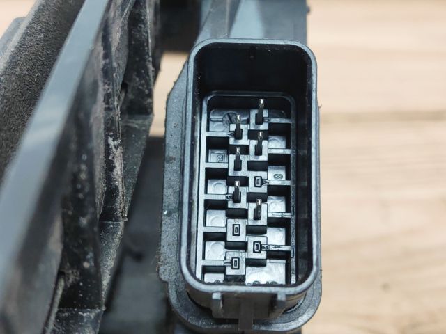 bontott FORD FOCUS II Jobb hátsó Ajtózár