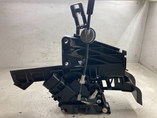 bontott FORD FOCUS II Jobb hátsó Ajtózár