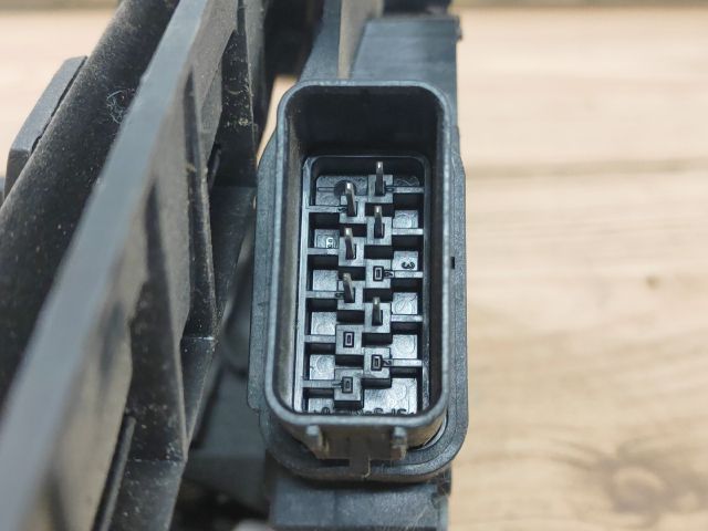 bontott FORD FOCUS II Jobb hátsó Ajtózár