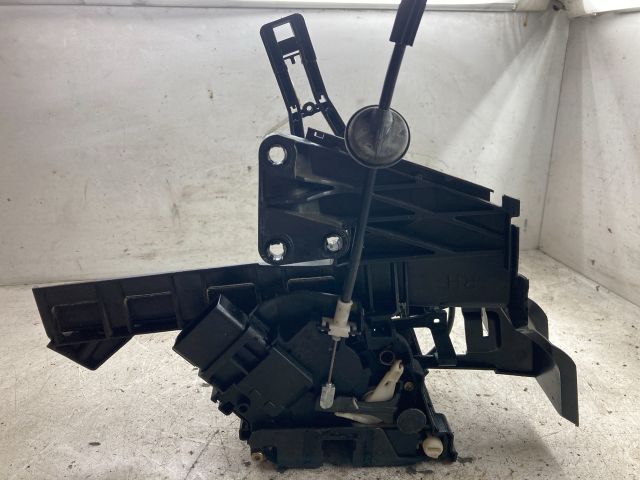 bontott FORD FOCUS II Jobb hátsó Ajtózár