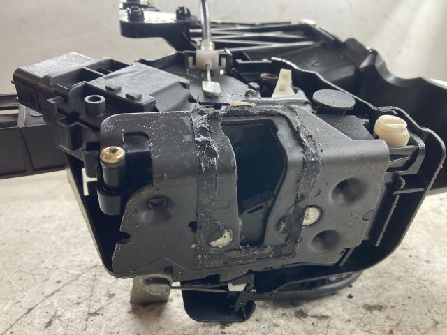 bontott FORD FOCUS II Jobb hátsó Ajtózár