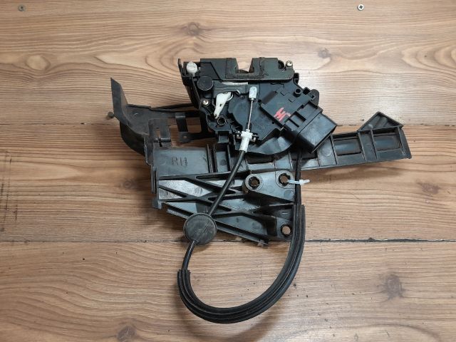 bontott FORD FOCUS II Jobb hátsó Ajtózár