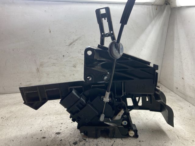 bontott FORD FOCUS II Jobb hátsó Ajtózár