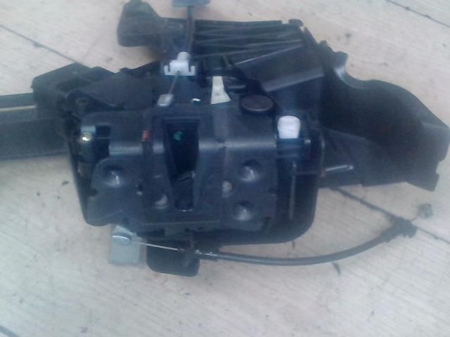 bontott FORD FOCUS II Jobb hátsó Ajtózár