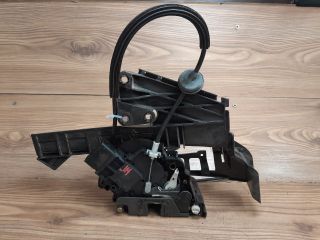 bontott FORD FOCUS II Jobb hátsó Ajtózár