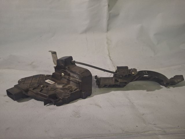 bontott FORD FOCUS II Jobb hátsó Ajtózár