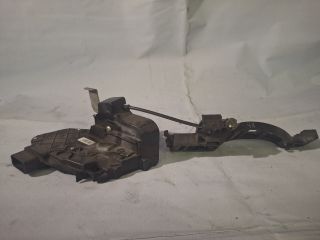 bontott FORD FOCUS II Jobb hátsó Ajtózár