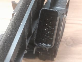 bontott FORD FOCUS II Jobb hátsó Ajtózár