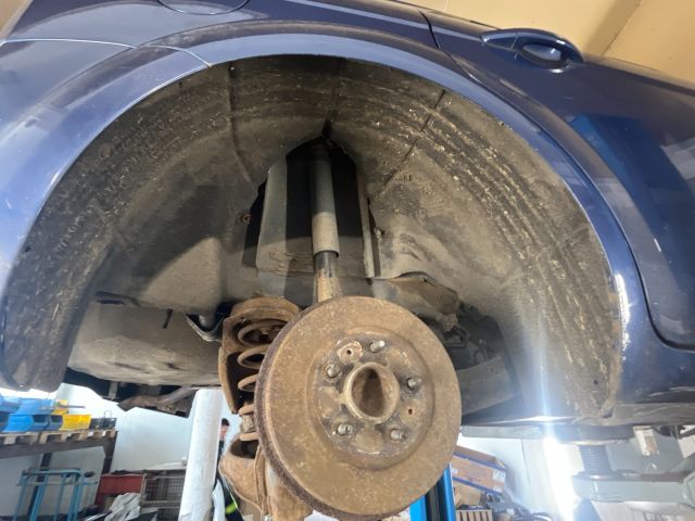 bontott FORD FOCUS II Jobb hátsó Dobbetét (Kerékjárati, Műanyag)