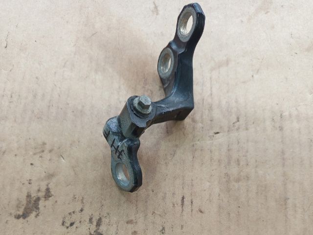 bontott FORD FOCUS II Jobb hátsó Felső Zsanér