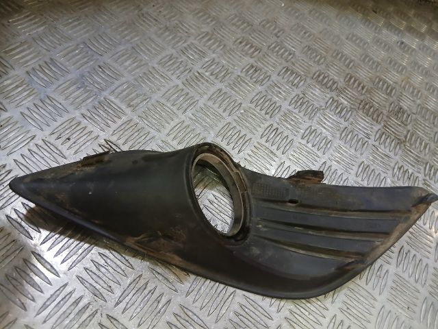 bontott FORD FOCUS II Jobb Ködlámpa Rács