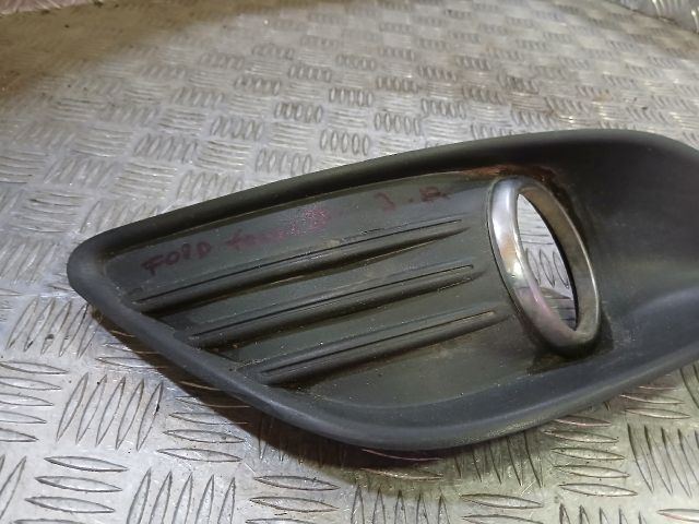 bontott FORD FOCUS II Jobb Ködlámpa Rács