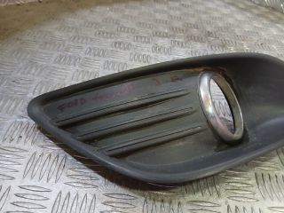 bontott FORD FOCUS II Jobb Ködlámpa Rács