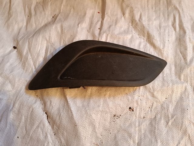 bontott FORD FOCUS II Jobb Ködlámpa Rács