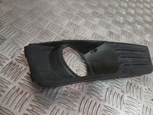 bontott FORD FOCUS II Jobb Ködlámpa Rács