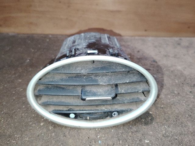 bontott FORD FOCUS II Jobb Szellőző