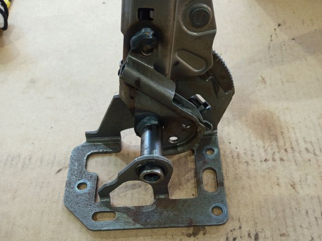 bontott FORD FOCUS II Kézifék Kar