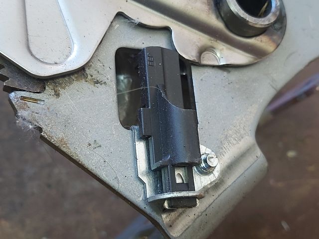 bontott FORD FOCUS II Kézifék Kar