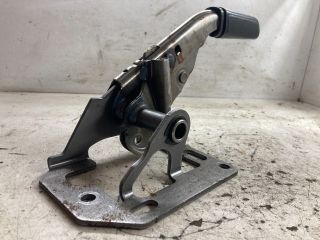 bontott FORD FOCUS II Kézifék Kar