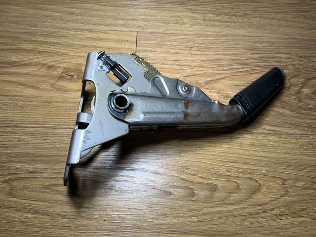 bontott FORD FOCUS II Kézifék Kar