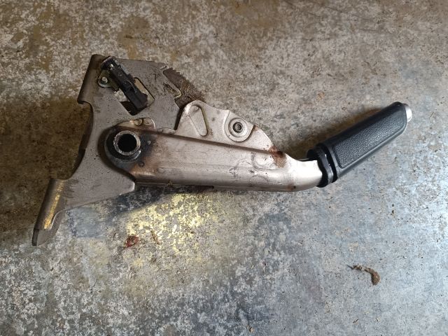 bontott FORD FOCUS II Kézifék Kar