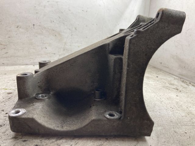 bontott FORD FOCUS II Klíma Tartó Bak