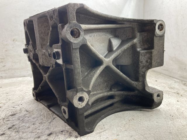 bontott FORD FOCUS II Klíma Tartó Bak