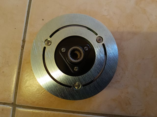 bontott FORD FOCUS II Klímakompresszor Szíjtárcsa