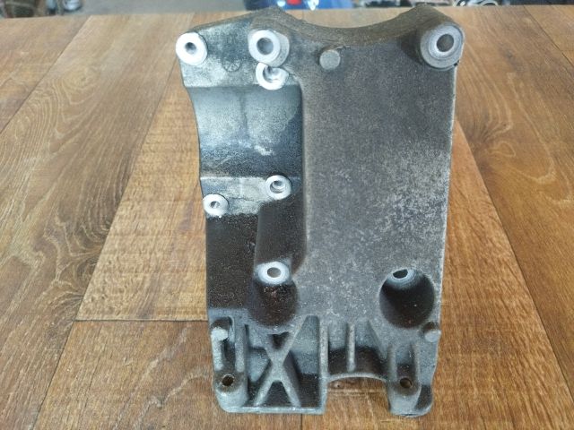 bontott FORD FOCUS II Klímakompresszor Tartó Bak