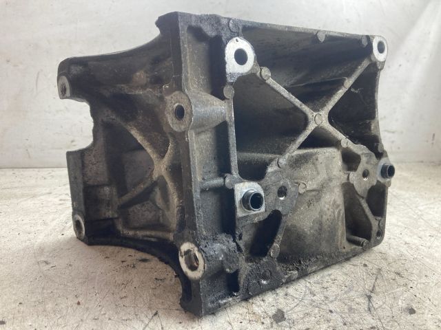 bontott FORD FOCUS II Klímakompresszor Tartó Bak