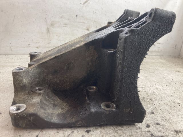 bontott FORD FOCUS II Klímakompresszor Tartó Bak