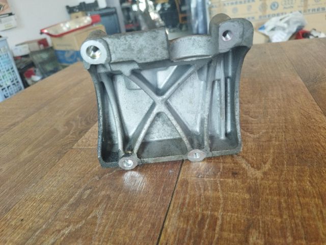 bontott FORD FOCUS II Klímakompresszor Tartó Bak