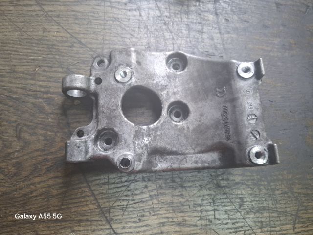 bontott FORD FOCUS II Klímakompresszor Tartó Bak