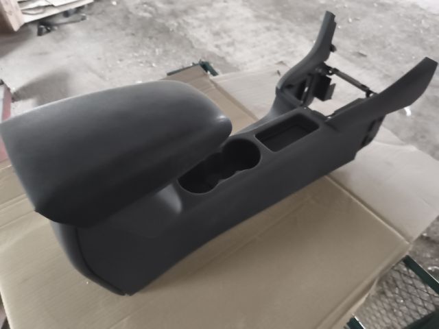 bontott FORD FOCUS II Könyöklő