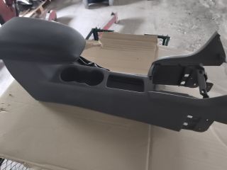 bontott FORD FOCUS II Könyöklő