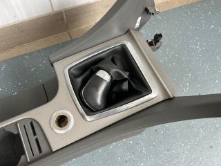 bontott FORD FOCUS II Könyöklő