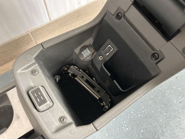 bontott FORD FOCUS II Könyöklő