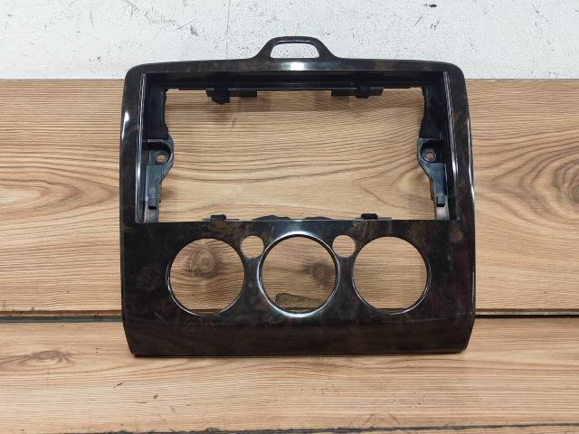 bontott FORD FOCUS II Középkonzol Keret