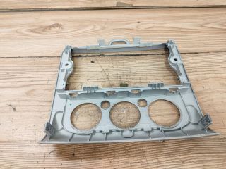 bontott FORD FOCUS II Középkonzol Keret