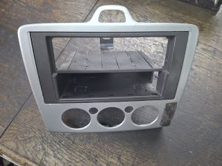 bontott FORD FOCUS II Középkonzol Keret