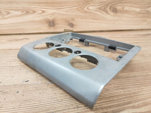 bontott FORD FOCUS II Középkonzol Keret