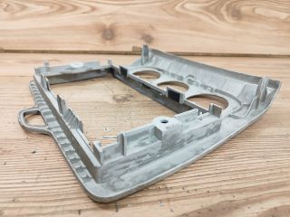 bontott FORD FOCUS II Középkonzol Keret