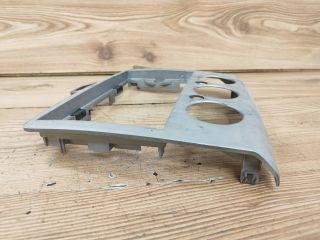 bontott FORD FOCUS II Középkonzol Keret