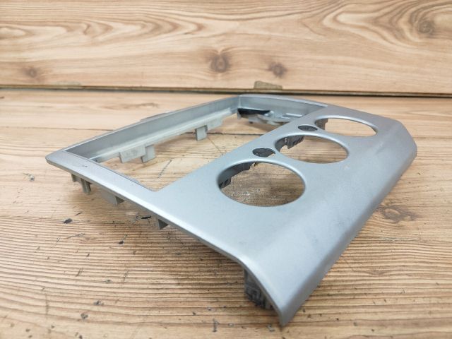 bontott FORD FOCUS II Középkonzol Keret