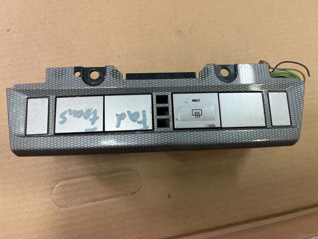 bontott FORD FOCUS II Középkonzol Vezérlő Panel