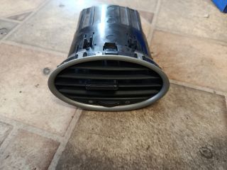 bontott FORD FOCUS II Középső Szellőző