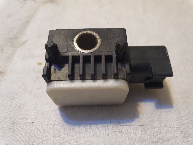 bontott FORD FOCUS II Központi Ütközés Érzékelő