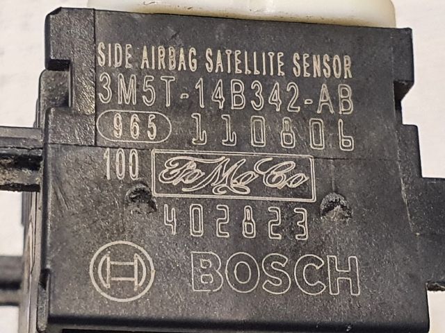 bontott FORD FOCUS II Központi Ütközés Érzékelő