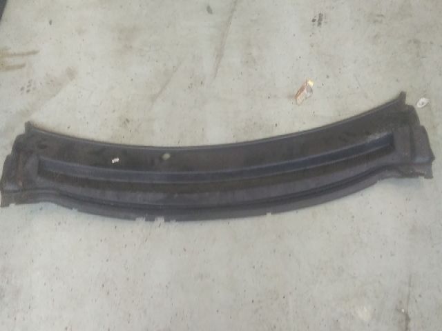 bontott FORD FOCUS II Levélrács